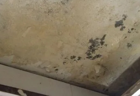 岳塘阳台漏水维修公司分享下岳塘卫生间渗水维修需要注意哪些问题。